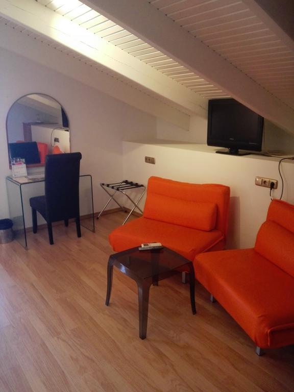 Hotel Porta D'Alella Ngoại thất bức ảnh